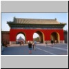 Beijing - Himmelstempelanlage, Chengzhen-Tor, dahinter die Halle des Ernteopfers
