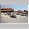 Beijing - Kaiserpalast, links Tor der Höchsten Harmonie (Taihemen), vorne Brücken am Goldwasserfluß