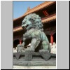 Beijing - Kaiserpalast, rechter Löwe vor dem Tor der Höchsten Harmonie