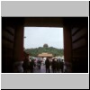 Beijing - Blick vom Tor des Göttlichen Kriegers auf den Kohlenhügel (Jingshan)