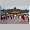 Beijing - Pavillone auf dem Kohlenhügel (Blick vom Parkplatz vor dem Tor des Göttlichen Kriegers)