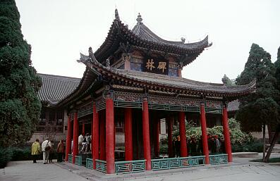 Xian - im Museum der Provinz Shaanxi, ein Pavillon am Eingang zum Stelenwald
