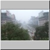 Xi�an - Blick vom S&uuml;dtor auf die Stra&szlig;e Nan Dajie, hinten der Glockenturm
