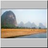 Karsth&uuml;gellandschaft am Li-Flu&szlig; zwischen Zhujiang und Yangshuo