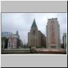 Shanghai - das Peace-Hotel am Bund, links davon die Einm&uuml;ndung der Nanjing Stra&szlig;e
