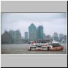 Shanghai - Blick vom Huangpu-Flu&szlig; auf moderne Hochh&auml;user am linken Flu&szlig;ufer