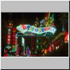 Shanghai - nachts auf Nanjing Lu (Nanjing Stra&szlig;e), bunte Neonwerbung
