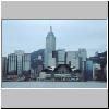 Hong Kong Island - Blick auf die Skyline von Wan Chai vom Kowloon aus; vorne das HK Convention & Exhibition Centre, dahinter das Central Plaza Hochhaus