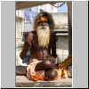 Udaipur - ein Sadhu vor dem Jagdish-Tempel