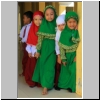 Kinder in der Masjid Raya Maros Moschee in Pettuadae