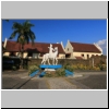 ein Denkmal vor dem Fort Rotterdam in Makassar
