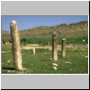 Stelen an einem 250 Jahre alten Heldenfriedhof im Zagros-Gebirge