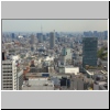 Blick vom 45. Stockwerk des Verwaltungsgebäudes der Präfektur Tokio auf die Stadt