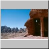 Petra - Blick von einer Plattform vor dem Urnengrab auf die Umgebung