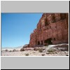 Petra - von rechts nach links: das Korinthische Grab, das Palastgrab, Landschaft bei Petra