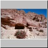 Petra - bunte Sandsteinformationen in der Nähe der Königsgräber