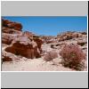 Petra - bunte Felsformationen im Westen auf dem Weg zum Al Deir