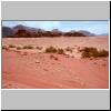 Wadi Rum - roter Wüstensand und Felsformationen