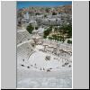 Amman - Downtown, das römische Theater, hinten der Zitadellenhügel mit den Säulen des Herkules-Tempels