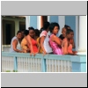 wartende Frauen vor dem Rathaus, Sao Filipe, Fogo