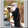 Erg Ubari - Tuaregs mit Souvenirs am Mandara See