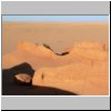 unterwegs zum Wadi Mathandous - eine Fels-Bruchkante in der Wüste