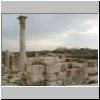 Leptis Magna - Ruinen früher Tempel, hinten das Theater