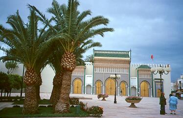 Fes el Jedid - das Goldene Tor zum Königspalast Dar el Makhzen an der Place des Alaouites