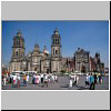 Mexiko City - die Kathedrale (links) und die Kirche Sagrario Metropolitano (rechts) am Zócalo