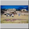 Monte Alban - Blick vom Gebäude der Tänzer aus auf die nördliche Plattform