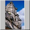 Kabah - Ostgruppe der Maya-Ruinen, große Maya-Skulpturen auf der Ostseite des Tempels der Masken