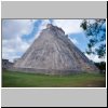 Uxmal - Pyramide des Wahrsagers (des Zauberers), Südostseite