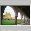 Izamal - Kloster San Antonio de Padua, Innenhof und die Kirche