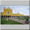 Izamal - Kloster San Antonio de Padua, Innenhof und die Kirche