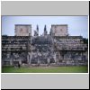 Chichen Itza - Tempel der Krieger, oben die berühmte Chac Mool Skulptur