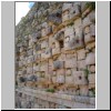 Kabah - Ostgruppe der Maya-Ruinen, Tempel der Masken (Codz-Poop), Masken des Regengottes Chac auf der Hauptfassade