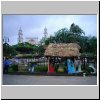 Merida - eine Weihnachtskrippe am Zocalo, im Hintergrund die Kathedrale