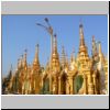 Yangon - Shwedagon Pagode, kleine Pagoden um den Zentralstupa