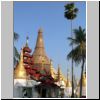 Yangon - Shwedagon Pagode, hinten der eingerüstete Zentralstupa (Nordwestseite)