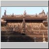 Mandalay - Shwenandaw Kyaung (Teakholzgebäude aus dem ehem. Königspalast), Dachornamente