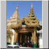 Mandalay - einer der Eingänge zur Mahamuni Pagode