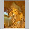 Mandalay - hochverehrter vergoldeter Buddha in der Mahamuni Pagode