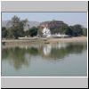 Mingun - Blick auf die Ruine der Mingun Paya Pagode vom Ayeyarwady Fluß aus