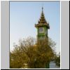 Sagaing - ein Uhrturm an der Pon Nya Shin Pagode (Sunset Pagoda)