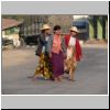Frauen in einem kleinen Ort an der Hauptstraße zwischen Kalaw und Nyaung Shwe