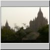 Bagan - Blick vom Gelände des Dhamma-yan-gyi Tempels auf die benachbarten North Guni und South Guni Tempeln