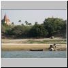 Bagan - Blick vom Ayeyarwady Fluß auf Pagoden am Flußufer