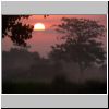 unterwegs von Bago nach Kyaiktiyo - Sonnenaufgang und Morgennebel