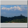 Blick auf den Himalaya vom Namobuddha-Tempelgelände aus