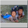 Dorfkinder in der Nähe von Changunarayan